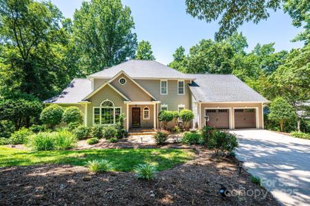 841 16th Avenue Lane NW
