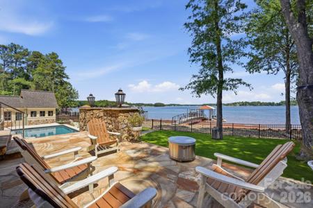 3900 Channel Pointe Lane