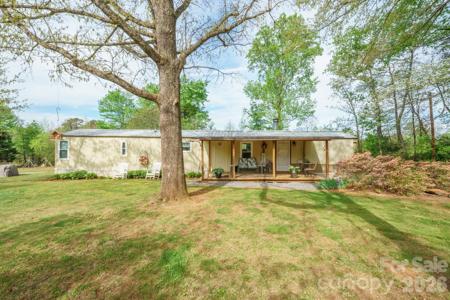 4021 26th Street Court NE