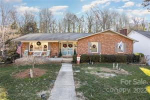 1061 18th NW