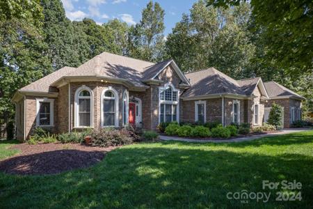 116 English Ivy Lane