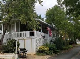 125 Cedar Lane