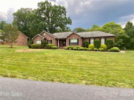 3043 38th Avenue Lane NE