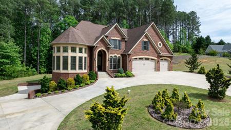 4 Royal Vista Way