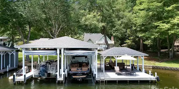 136 Lakeland Circle
