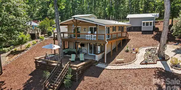 512 Deerfield Road