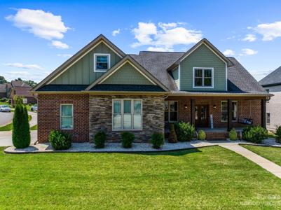 847 38th NE