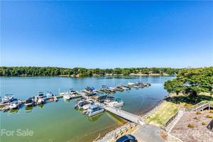 7324 Lakefront