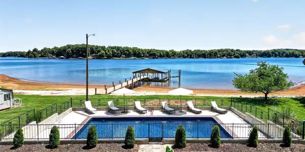 615 Kenway Loop