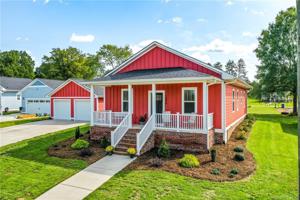 1086 33RD AVE Loop NE