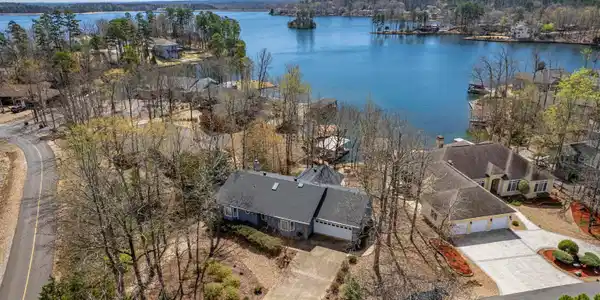 8 Agua Vista Lane