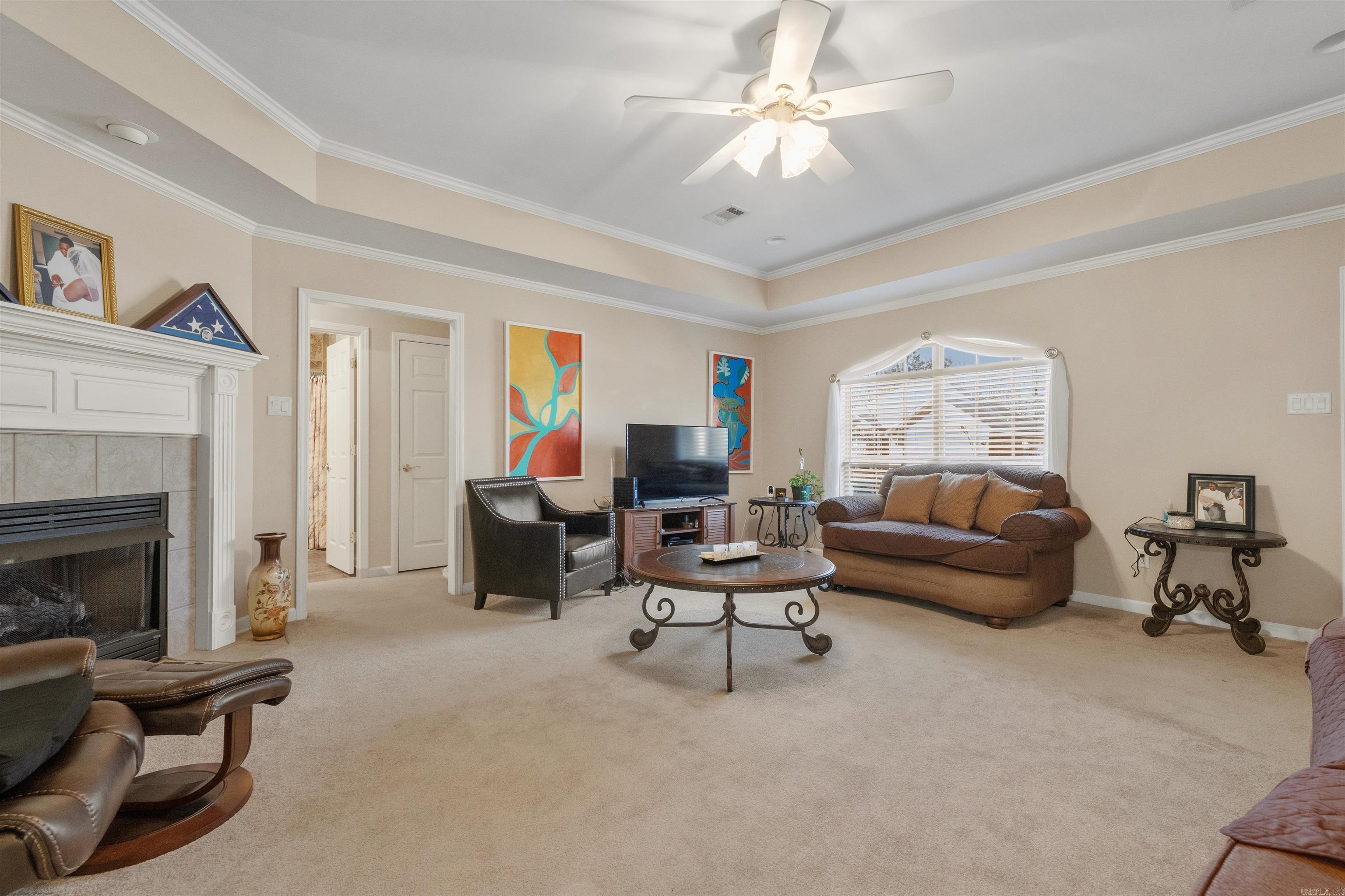 Image 2: Living Room