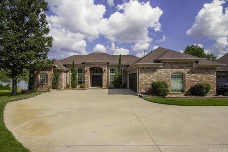 2517 Forrest Lakes Cove