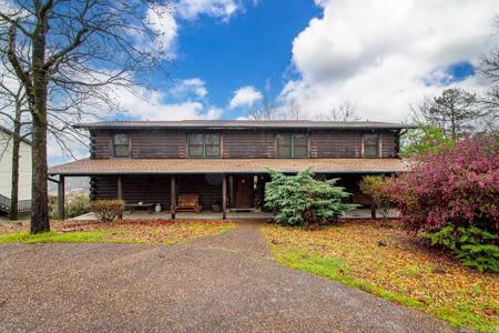 1415 Lakeshore