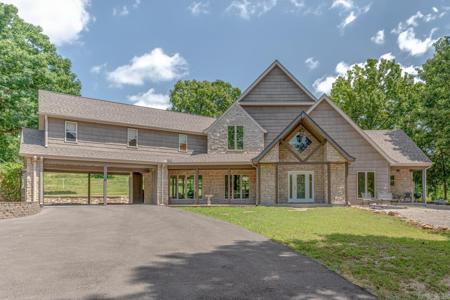 2214 E Diamond Lake