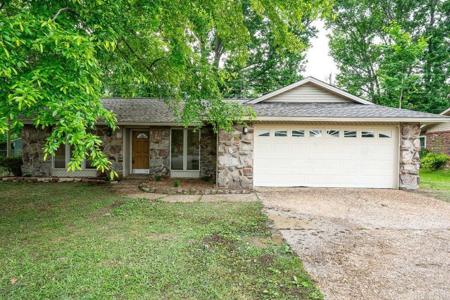 7 Cedaridge Dr