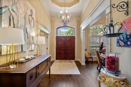 6813 Gap Point Circle