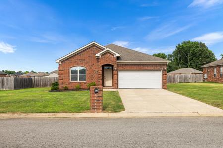 17 Stonehenge Drive