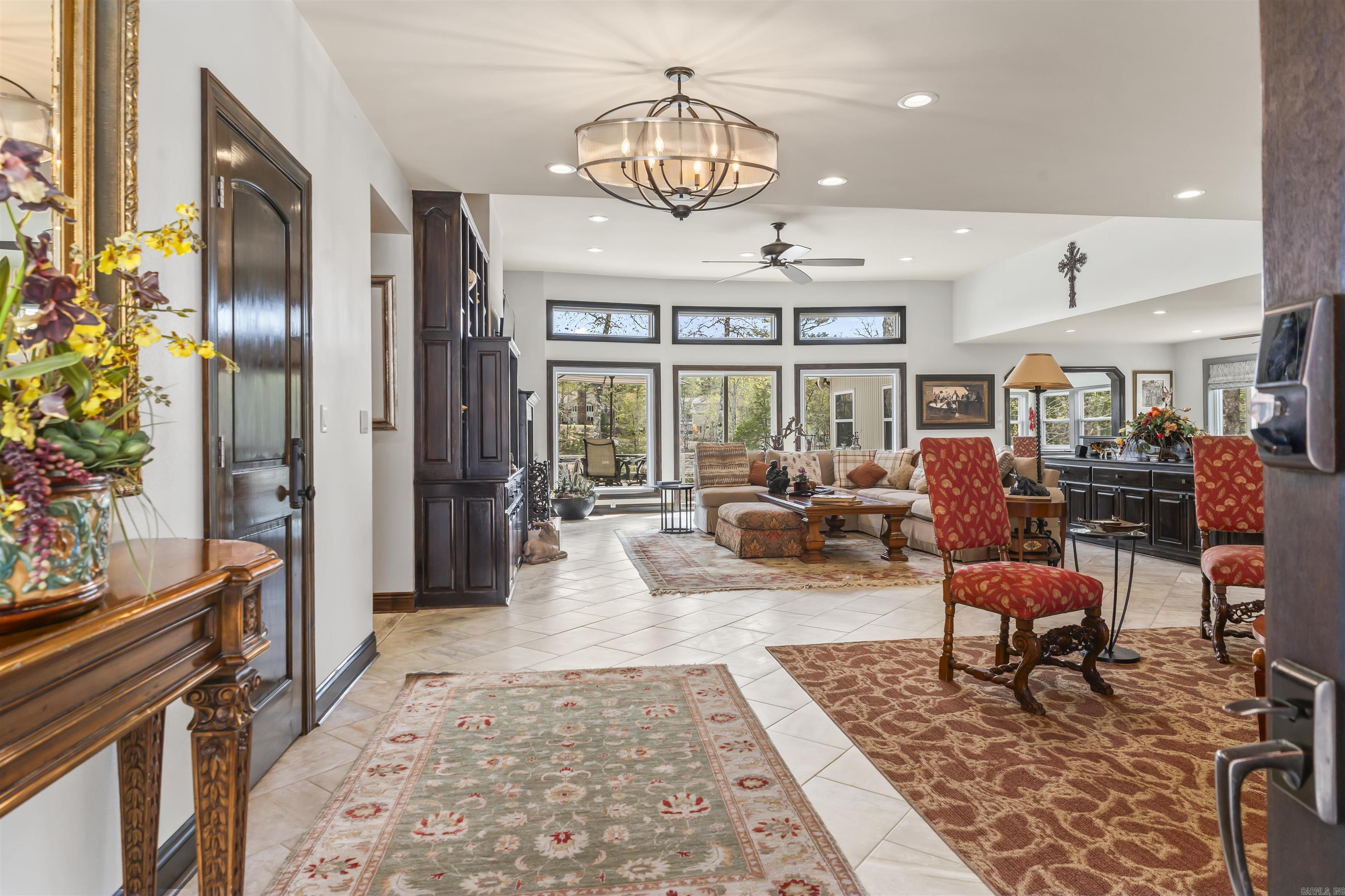 Image 3: Living Room