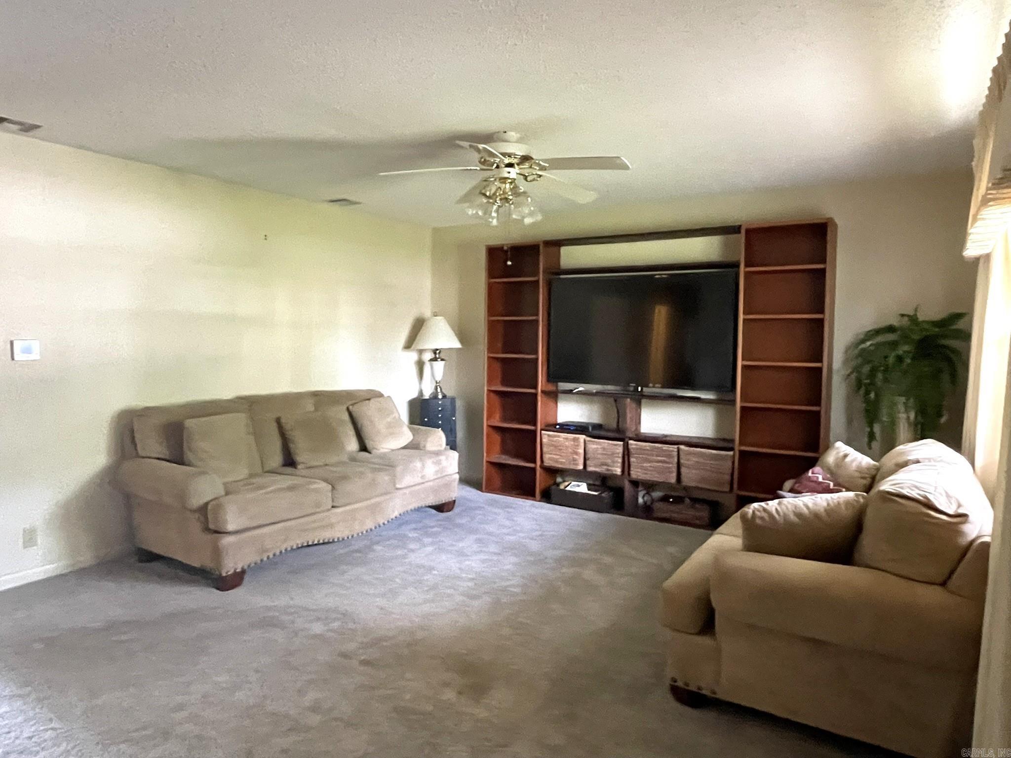 Image 3: Living Room