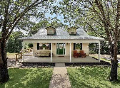 100 Iris Drive