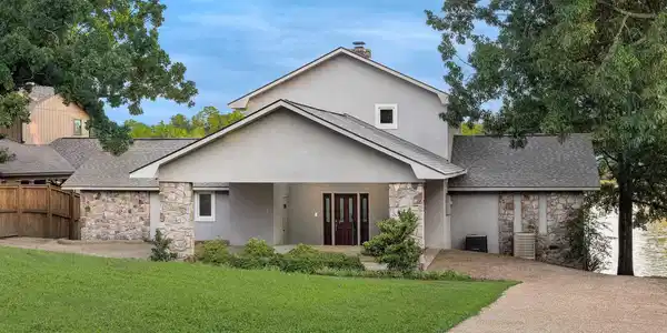 104 Stately Point