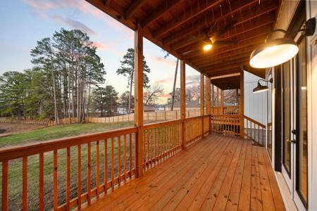 543 Northshore Drive