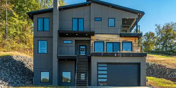 106 Hunterscove Place