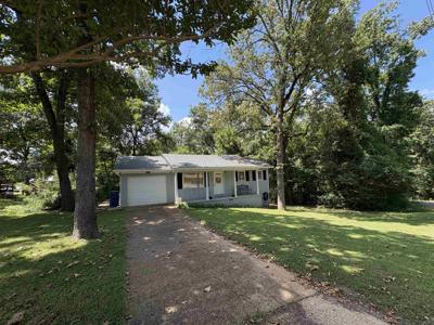 106 E Lakeshore Drive