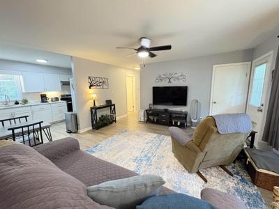 106 E Lakeshore Drive