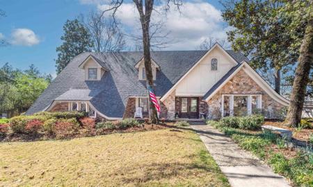 800 Silverwood Trail