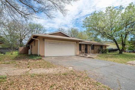 206 Fairwood Circle