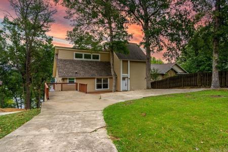 111 Oyster Bay Overlook