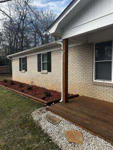 2770 Lakeside Drive