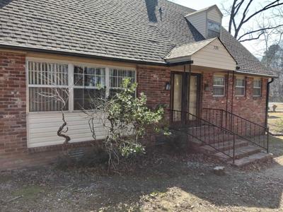 220 Beachview Circle