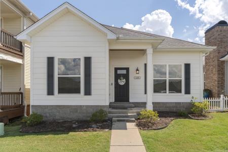 125 Melville Dr