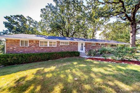 3700 N Cedar