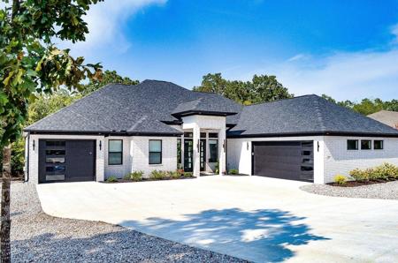 41 Linares Lane