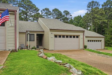 601 Woodlawn Dr #2