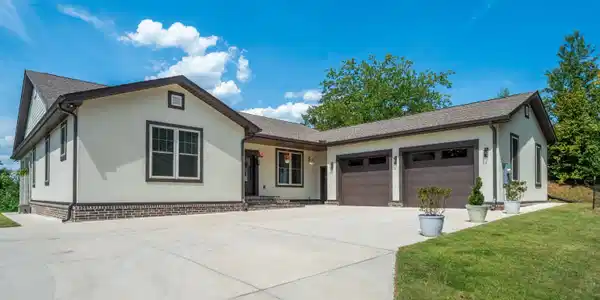 324 Coachlight Road