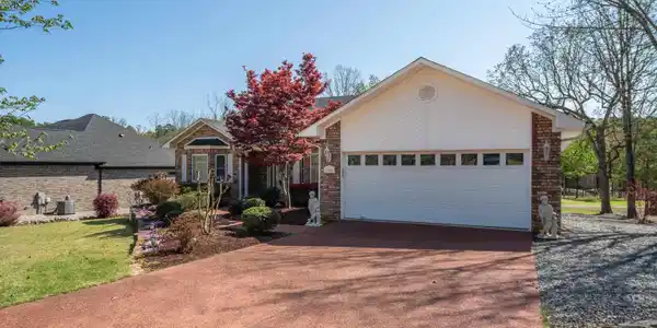 165 Cifuentes Way