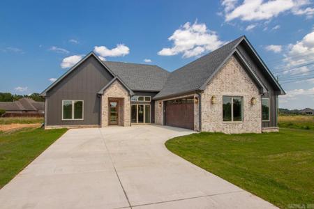 1003 Black Bass Cove