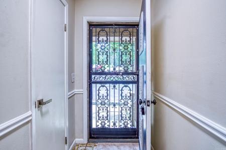 37 Vaqueria Lane