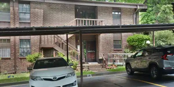 2315 LAKESHORE Drive