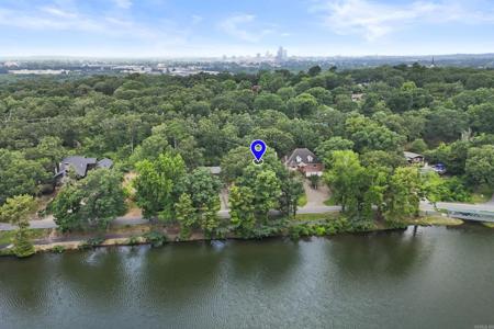 1912 Waterside Dr