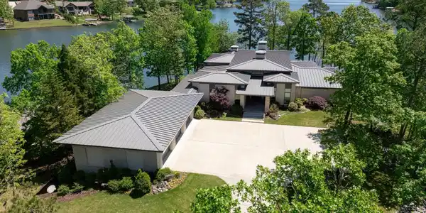 7 Tiburon Lane