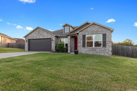 932 Pinehurst Loop