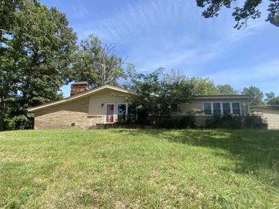 9 White Oak Circle