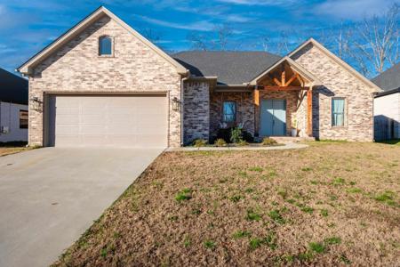 885 Oak Forest Circle