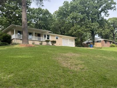 3731 Lakeshore Drive
